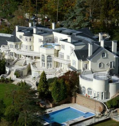 Picture 10 Mansions No One Wants to Buy for Any Price