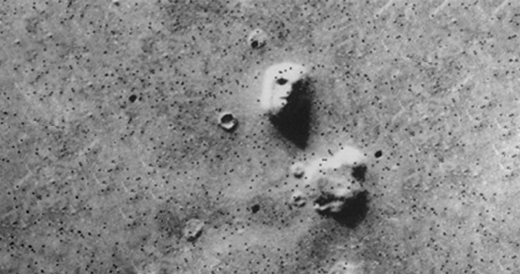 Human Face in Mars
