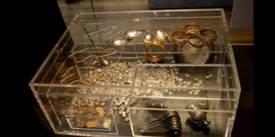 Picture 10 Amazing Metal Detecting Finds of All Time