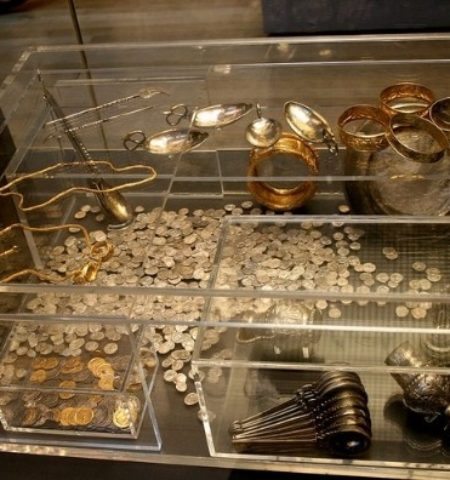 Picture 10 Amazing Metal Detecting Finds of All Time