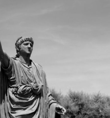 Picture 10 Crazy Royal Obsessions from History