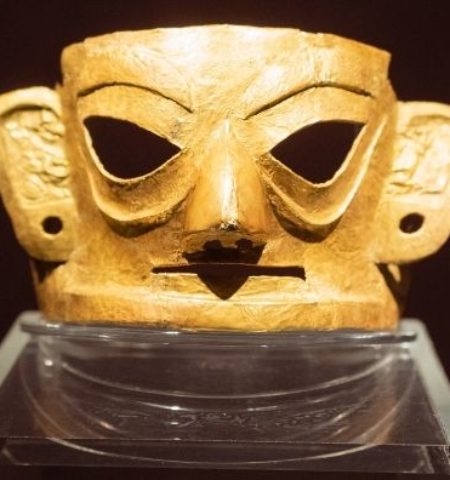 Picture 10 Ancient Artifacts that Are too Strange to Be True