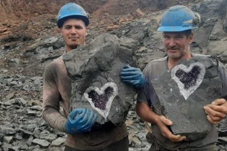 Picture The Company Uruguay Minerals Discovered A Heart-shaped Amethyst Geode When Miners Split Open A Rock