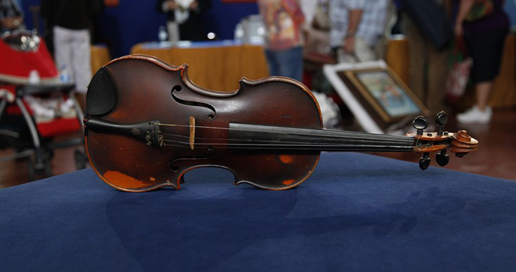 A violin by Giuseppe Pedrazzini