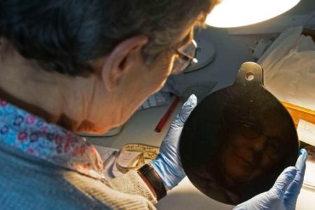 Picture John Dee’s Spirit Mirror Came from The Aztec Empire