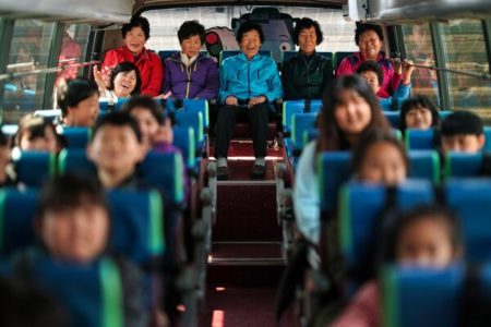 Picture Schools in South Korea Enroll Grandmothers who Never Got an Education