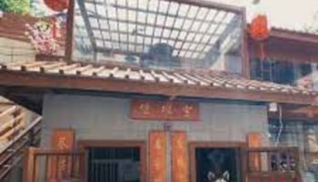 Picture Chinese Man Spent US$51,000 to Build Mini Dog Mansion