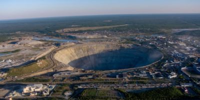 Picture How Deep Is the Mir Mine, the Second Largest Man-made Pit in the World?