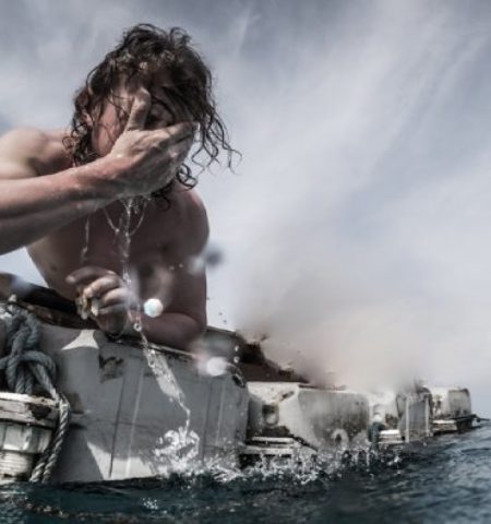 Picture Lost at Sea, a Man Met his Long-Lost Uncle’s Family on an Island