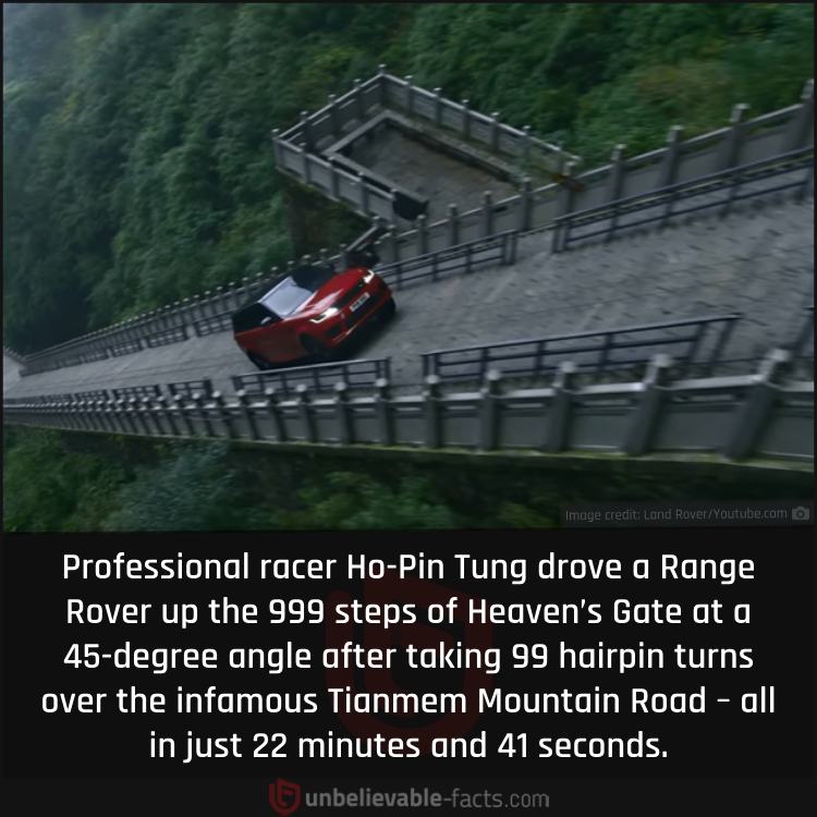 The Range Rover that Climbed Up the Tianmen Mountain