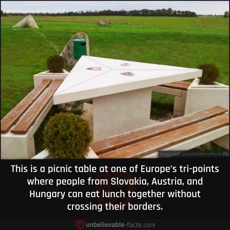 Tri-point Border Picnic Table in Europe