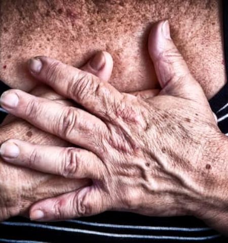 Picture Doctors on Plane Saved Woman Having a Heart Attack During Flight