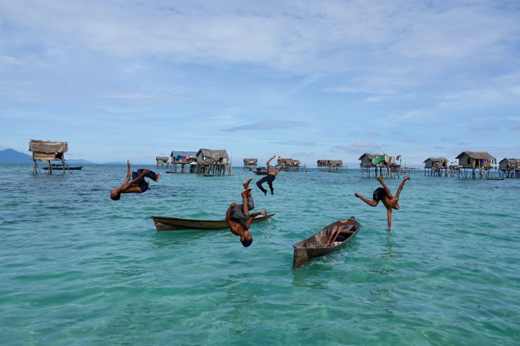 Bajau Laut kids playing