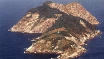 Picture What Makes Snake Island the Most Frightening Place on Earth?