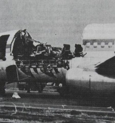 Picture Aloha Airlines Flight 243 Lost Its Roof at 24,000 Ft., But Landed Safely