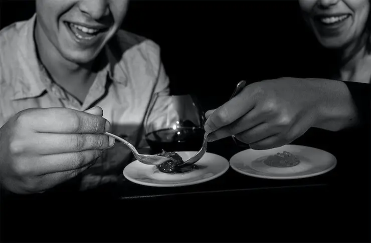 Dinning in Dark Dinning in Dark