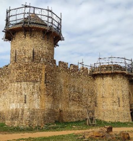 Picture France Is Building a Medieval Castle Using 800-Year-Old Tools and Technology