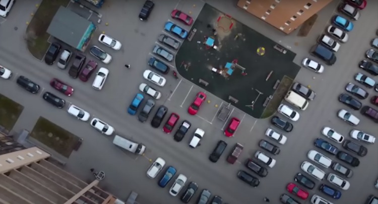 The parking lots of Russian apartment buildings accommodate 18,000 people
