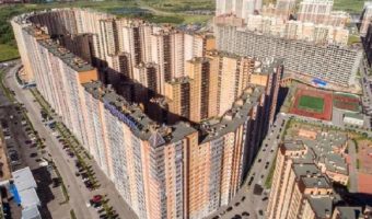 Picture A Massive Apartment Complex in Russia, With 35 Entrances, Is Home to Over 18,000 People