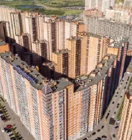 Picture A Massive Apartment Complex in Russia, With 35 Entrances, Is Home to Over 18,000 People