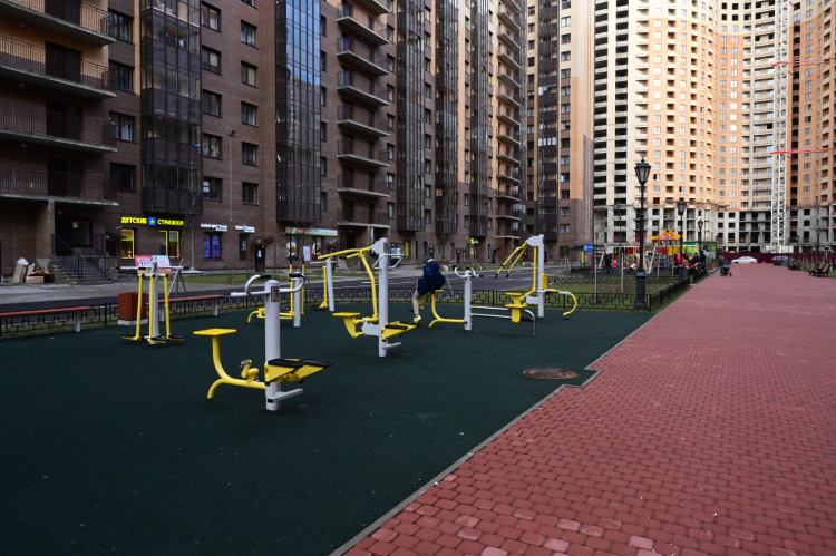A very small playground at Novy Okkervil apartment, Russia