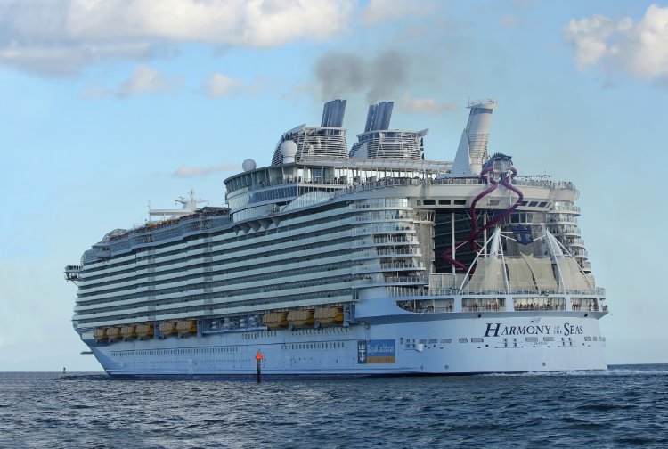 Harmony of the Seas can accommodate over 6,000 people