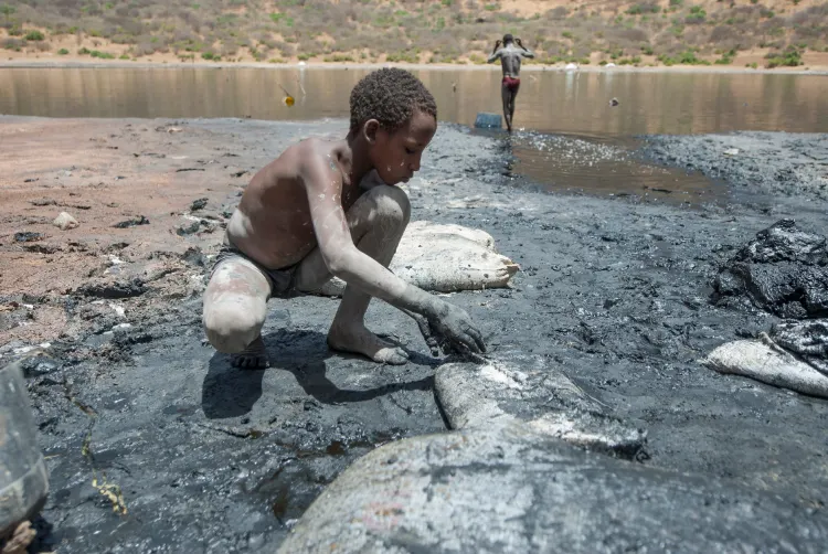 Child working in the mines 