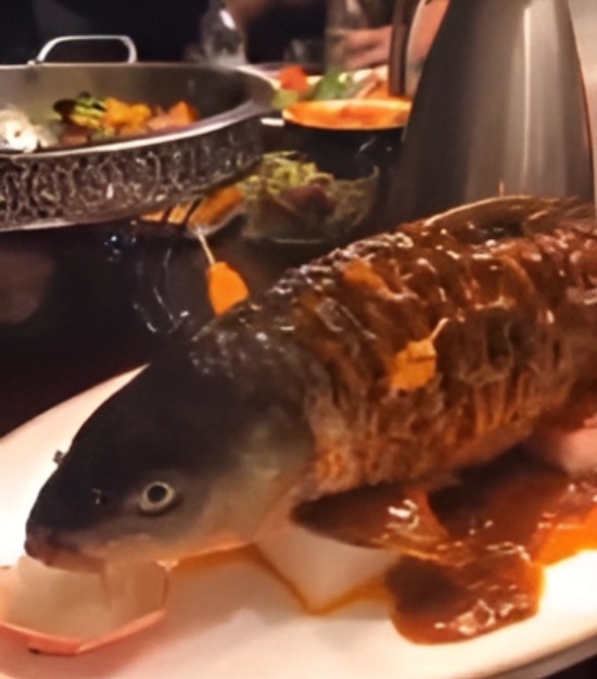  Chefs in China refuse to serve the Yin Yang fish meal to customers