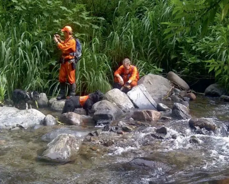 Rescuers encountered jungle hardships while searching for the two Dutch girls
